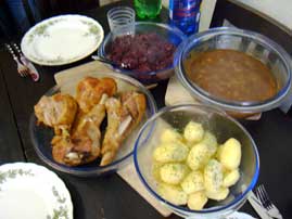  ><br /><P align=left>Derzeit blogge ich jetzt nach dem Essen, mein Schatz bereitet die Reste für die Mietz vor </p>
<p><P align=center><%image(20090113-M200205-1.jpg